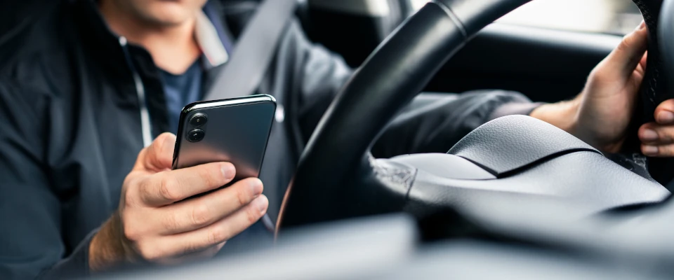 Europaweite Kontrollwoche: Handy am Steuer Polizei kontrolliert vermehrt Handyverstöße