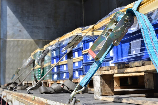 Befestigungsgurt im Lkw