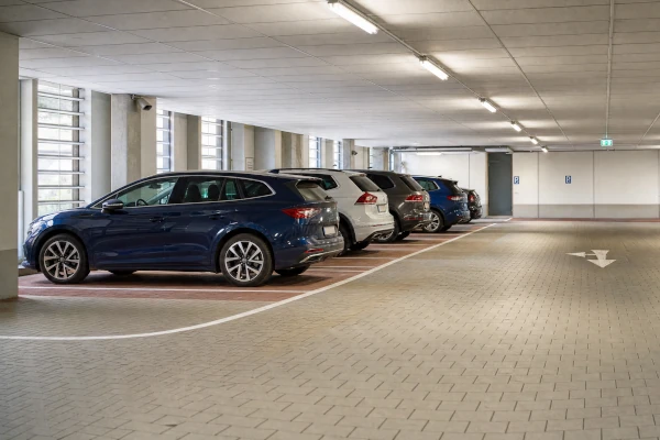 Alkohol am Steuer auch im Parkhaus strafbar
